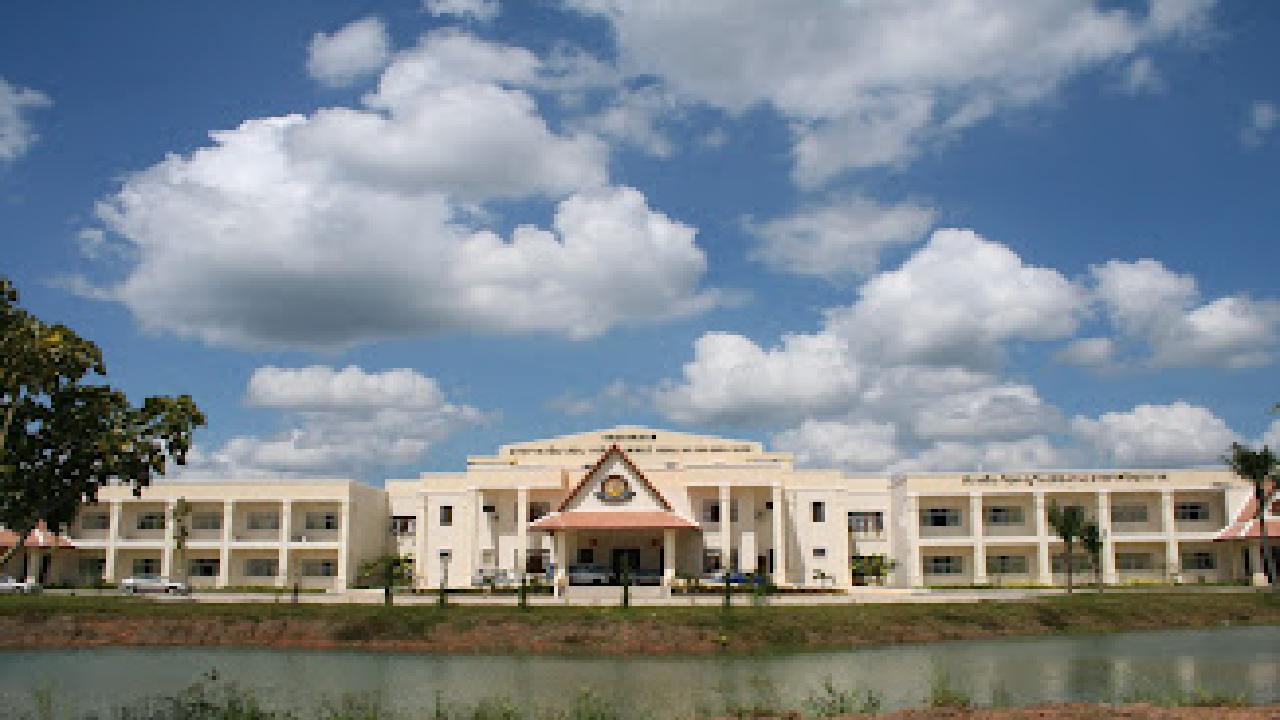 International Buddhist College