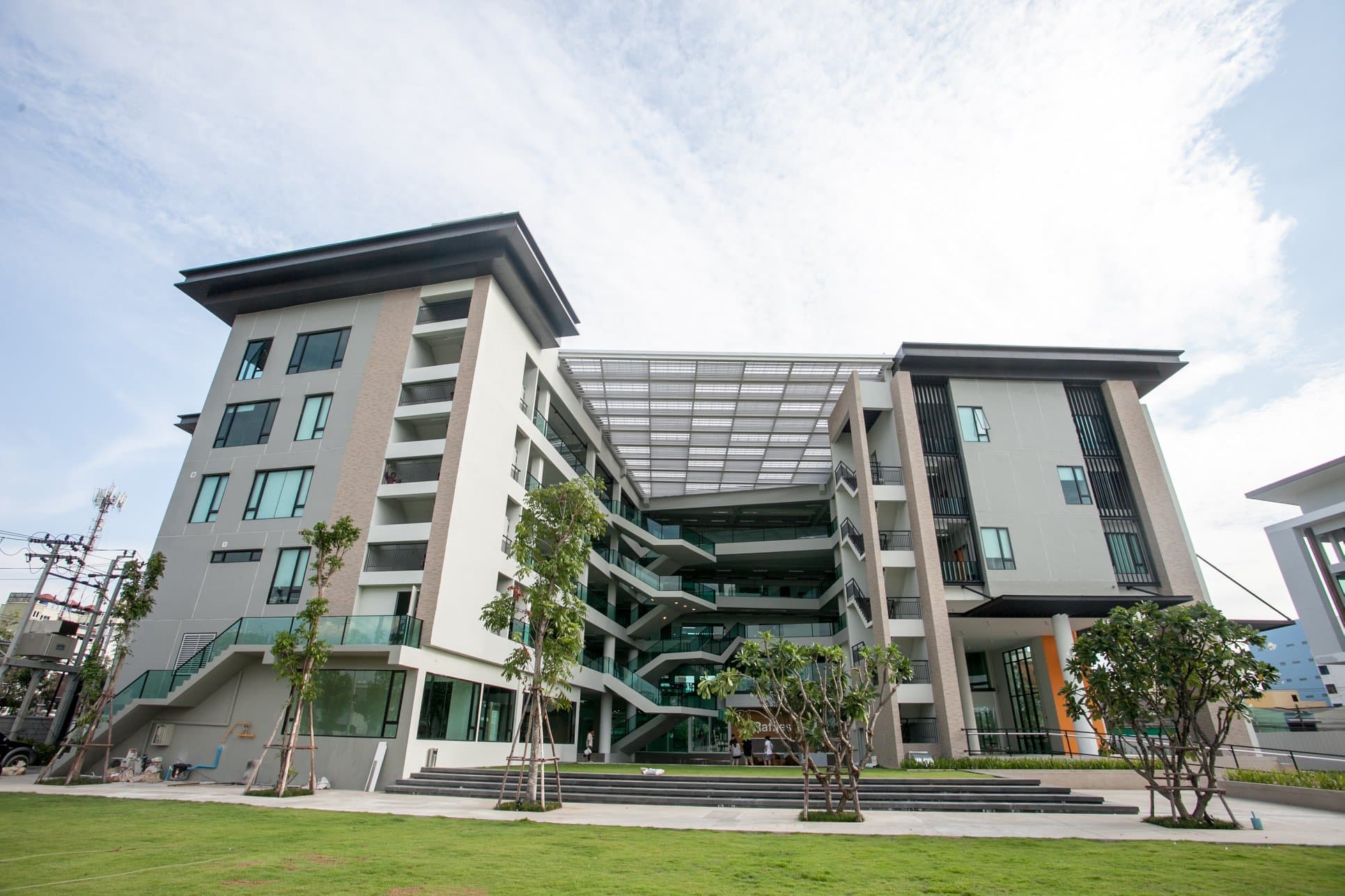 Raffles International College